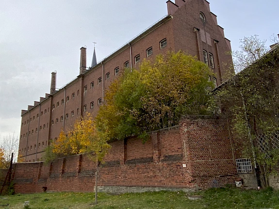 Das ehemalige Frauengefängnis Hoheneck in seiner vollen Größe